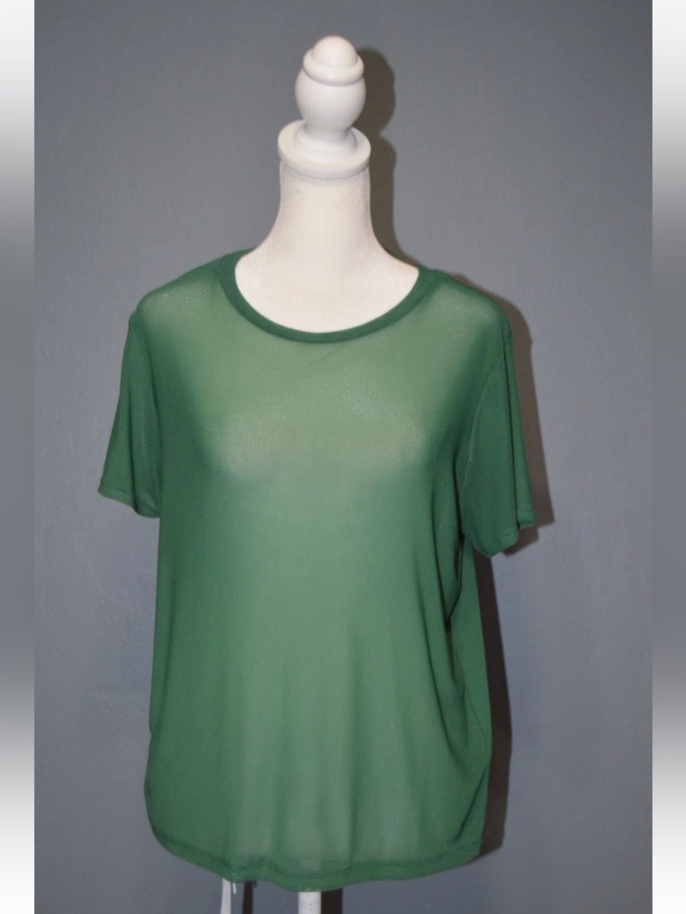Forever 21 Women's Sz Small Green Mesh Short Sleeve Top